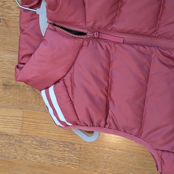 ADIDAS BRAND SIGNATURE WOMEN'S "WONDER RED" PUFFER DOWN VEST SIZE XS - Picture 4 of 16